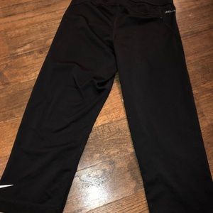 Nike pro crop leggings